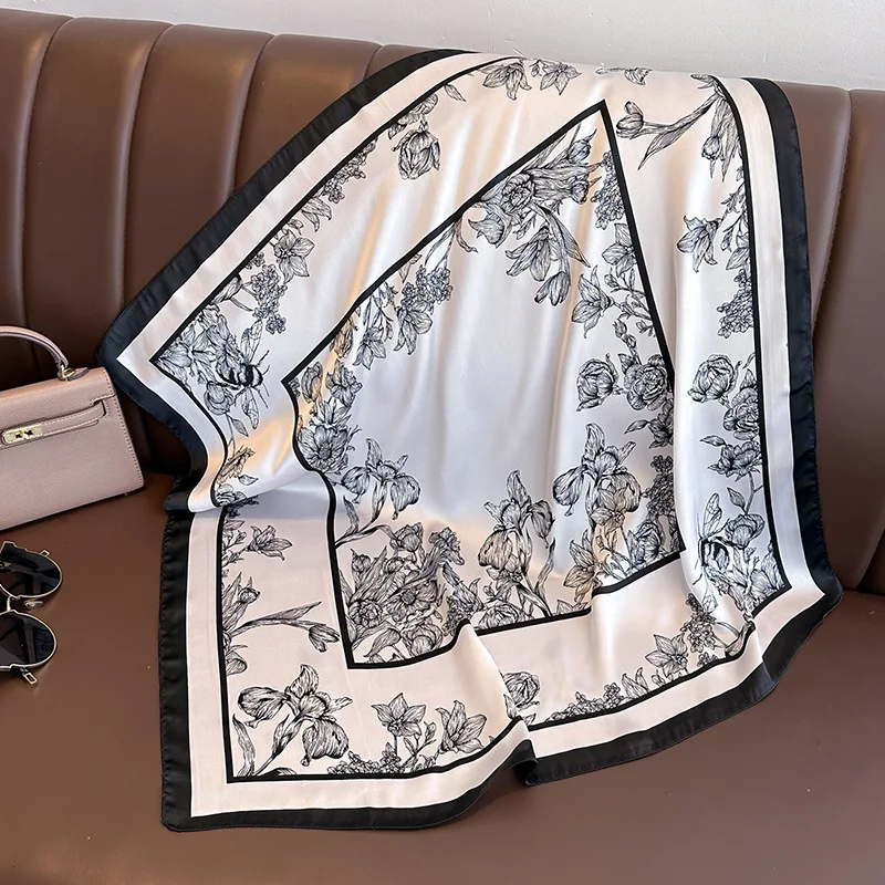 70*70Cm Luxe Bloemenprint Zijd - Luxury Bags Online recensie en prijs